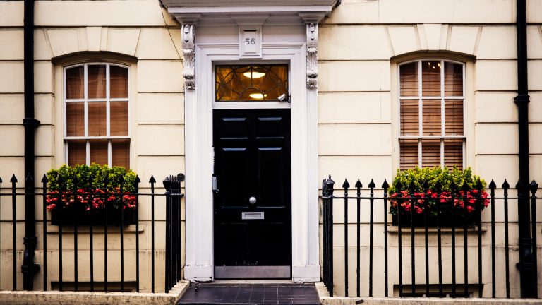 La porte d’entrée de votre maison : un élément indispensable