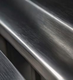 Moderniser votre façade avec une couvertine alu sur mesure : l’atout design et protection !