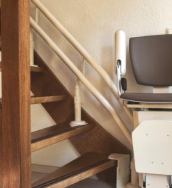 Monte-escaliers sur mesure : sécurité et autonomie à votre portée