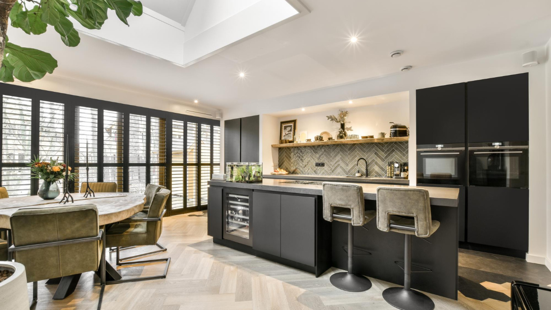 Cuisinistes et agencement personnalisé : pourquoi choisir une cuisine sur-mesure ?