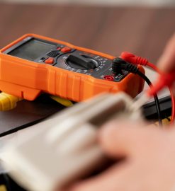 Comment choisir le bon appareil pour vos mesures électriques ?