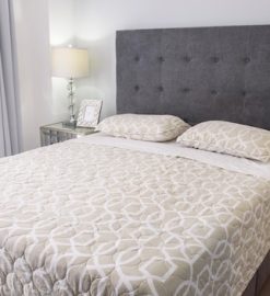 Comment intégrer une tête de lit dans sa décoration ?