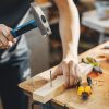 Réparer, installer, aménager : tout ce que proposent les services de bricolage à domicile