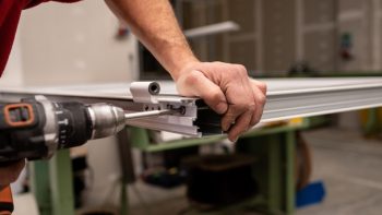 Portes, fenêtres et aménagements : le savoir-faire des menuisiers à Vergeroux